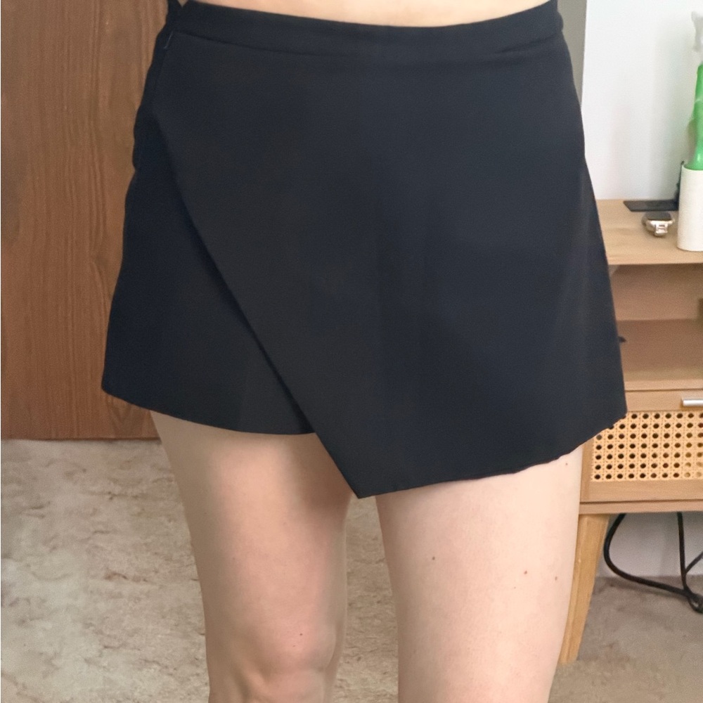 Babaton Charcoal Skirt-shorts